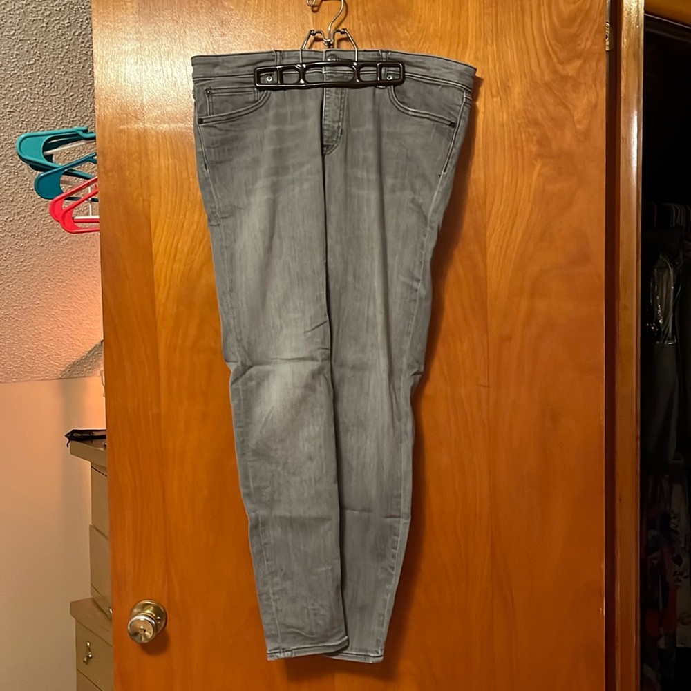 Grey washed denim legging fit